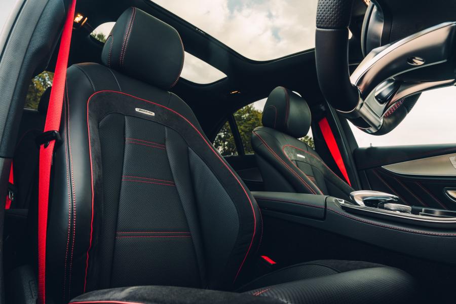 Интерьер Mercedes-AMG E53 4Matic+ (W213) 2018 года  (UK) (фото 17 из 40)